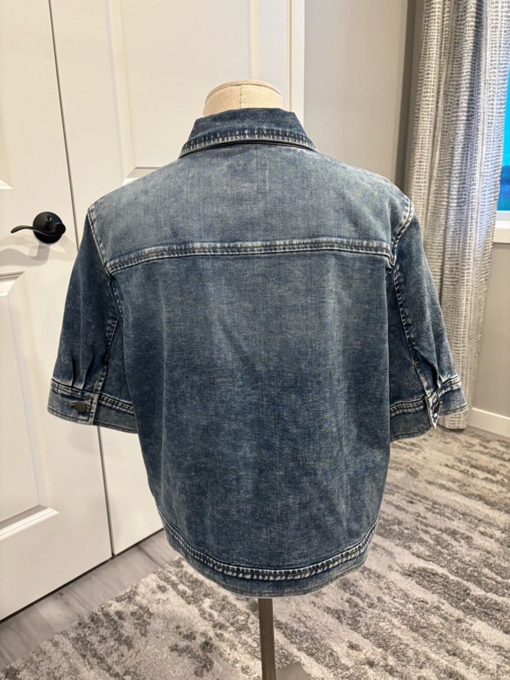 Finly Kut From the Kloth Short-Sleeve Washed Denim Jacket - XL Blue - Picture 2 of 8